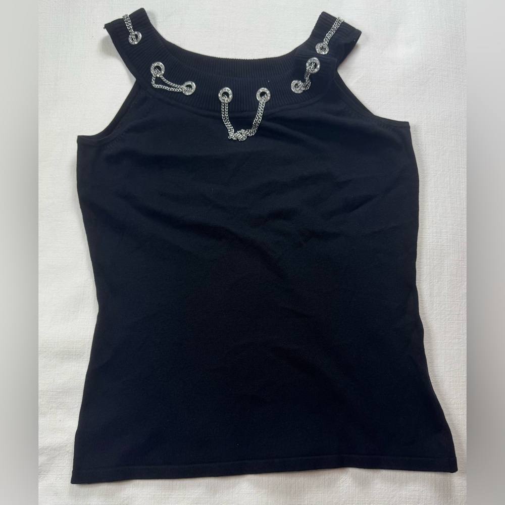 Black Sleeveless Top with Silver Accents‎